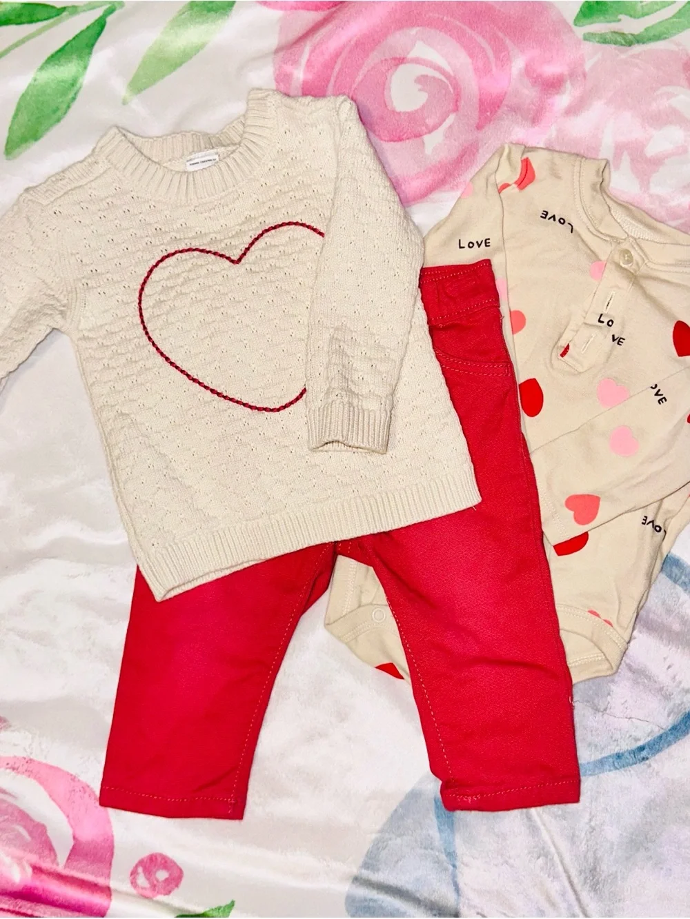 Carter’s Valentine’s Day 3-Piece Set | 3–6 Months | Like-New ❤️